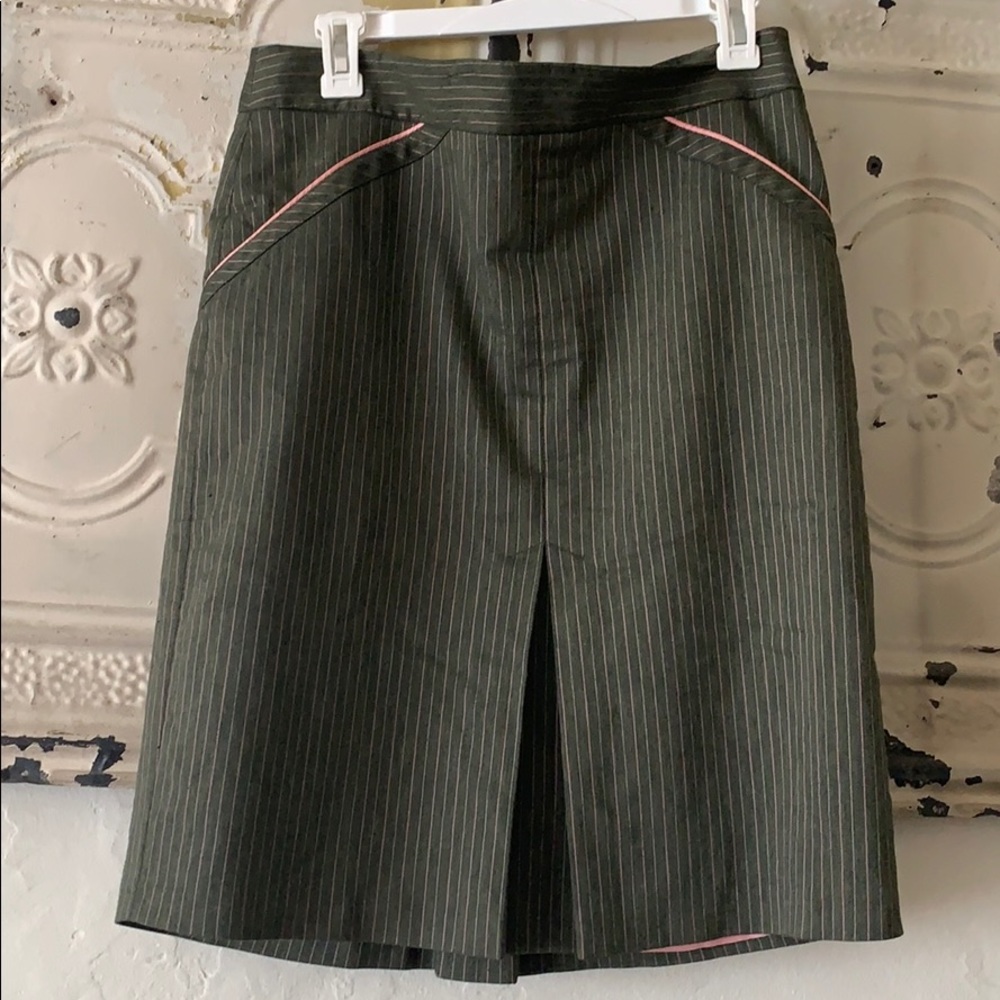 Anthropologie pencil skirt w/ front and back pleat